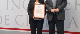Alumna de Ingeniería Civil Industrial recibe premio de Camara de Diputados