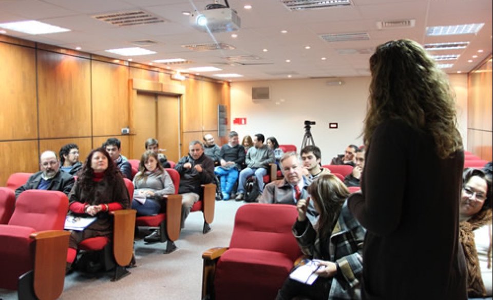Experta Española en Investigación, se reunió con alumnos de Magister de Ingeniería Industrial
